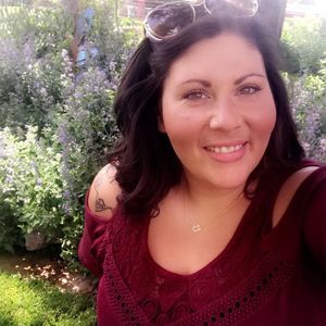 Meet your Posher, Chloe